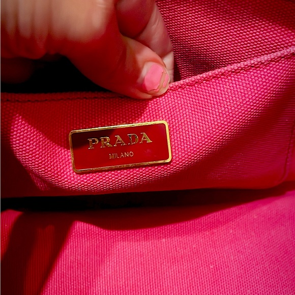 Prada Canapa in peonia color 100% authentic - Picture 15 of 17